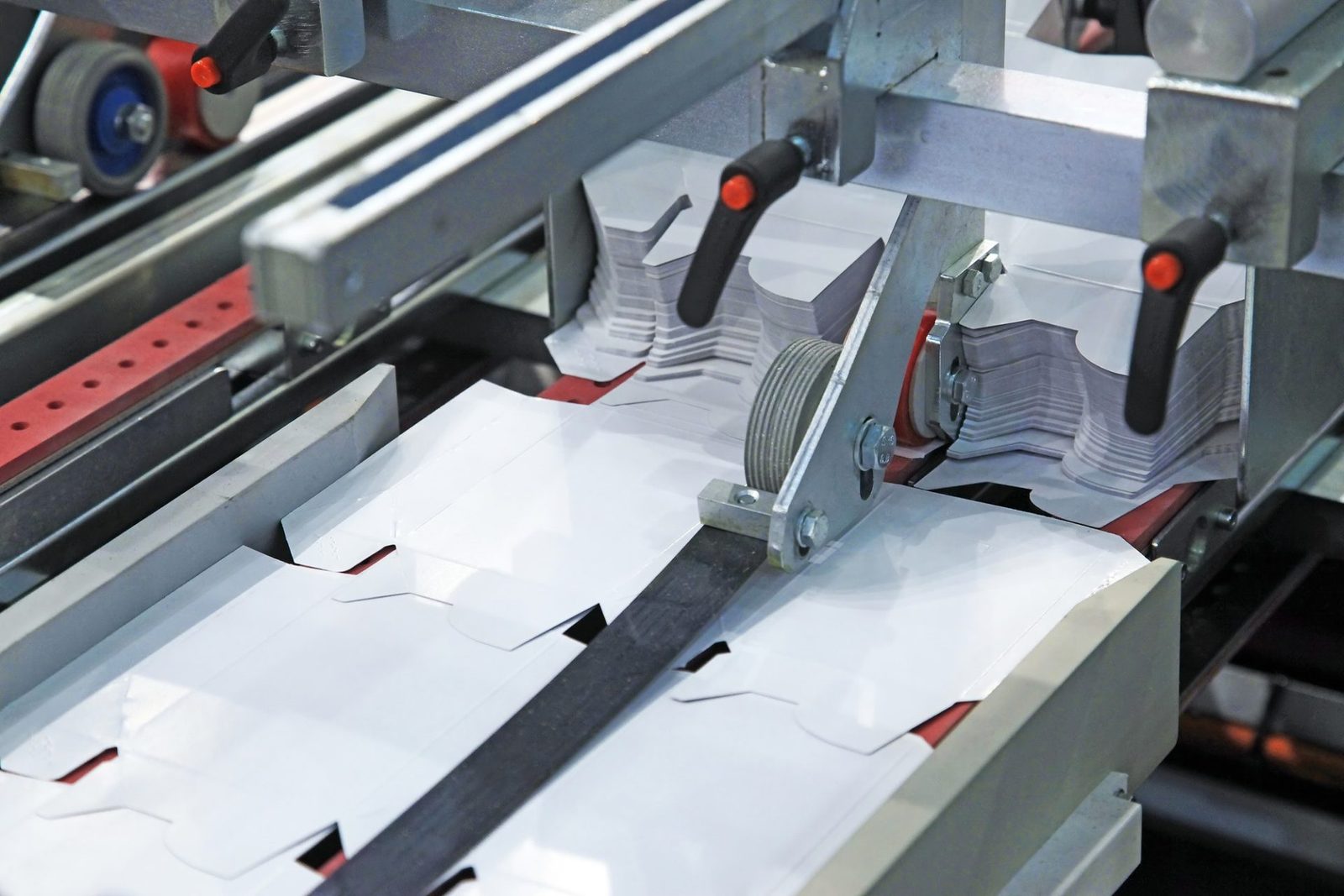 Die-cutting press for box blanks