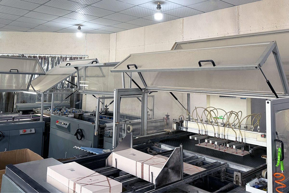 Rigid box production area of the workshop